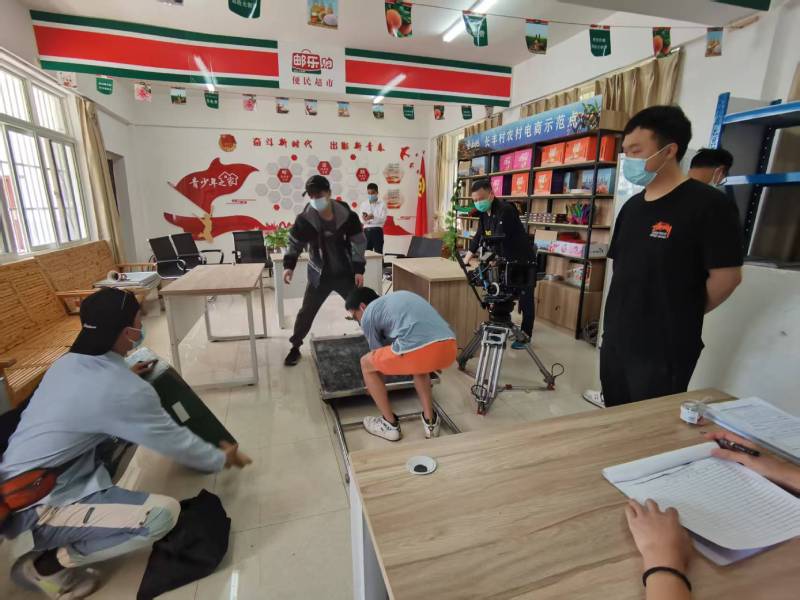 峨边彝广告片拍摄公司：极简主义践行者，少即是多的视觉哲学